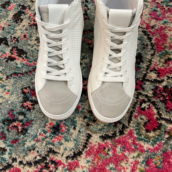 White/grey studded outer side with inside zipper - Picture 4 of 5